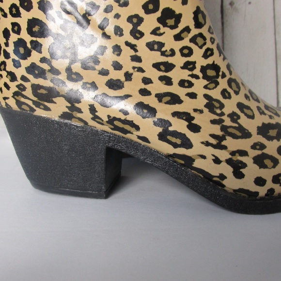 leopard rubber boots